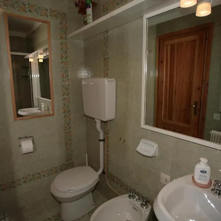 瓦尔法萨公寓 * 卡纳泽伊